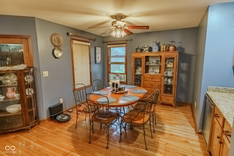 Listing Image 20