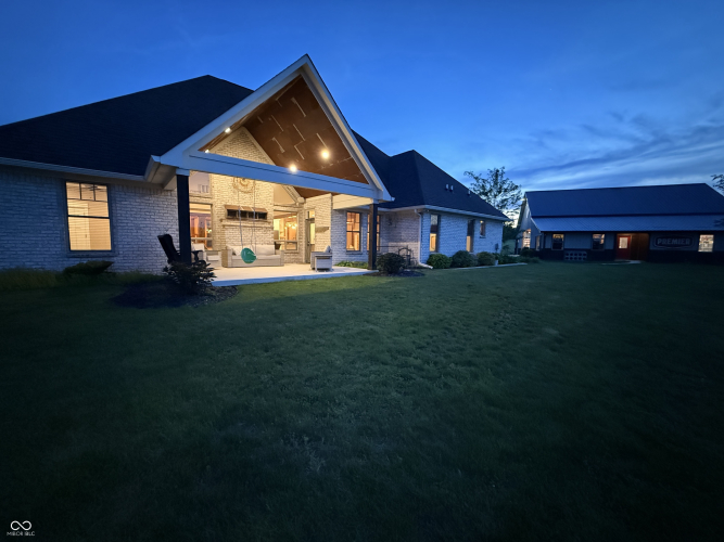 Listing Image 12