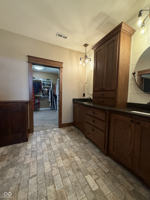Listing Image 53