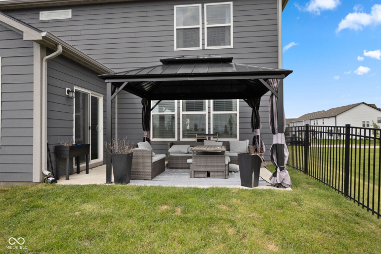 Listing Image 10