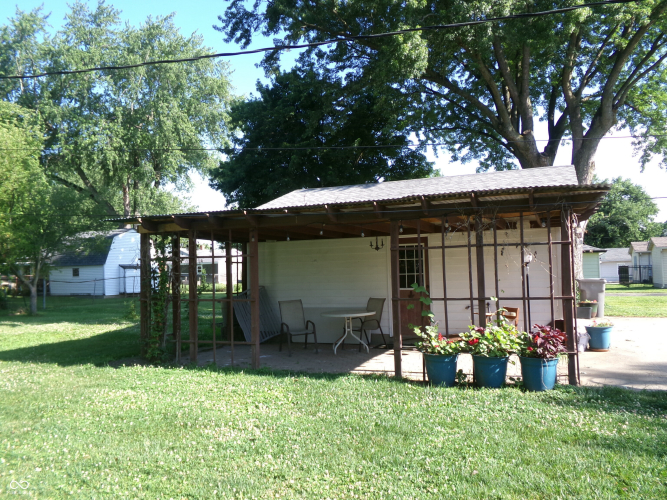 Listing Image 6
