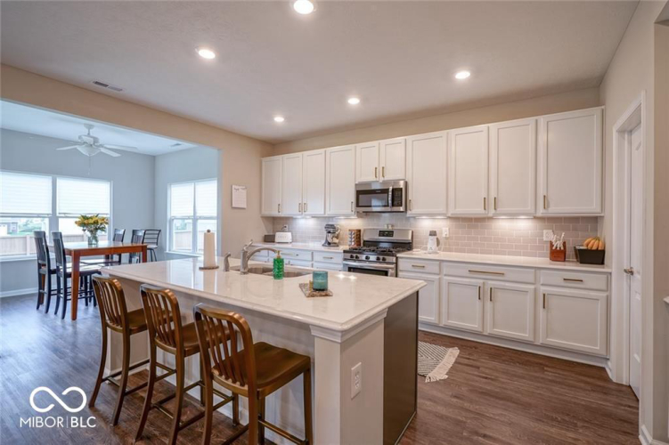 Listing Image 13