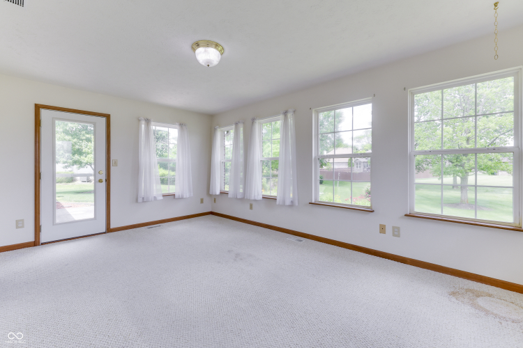 Listing Image 17