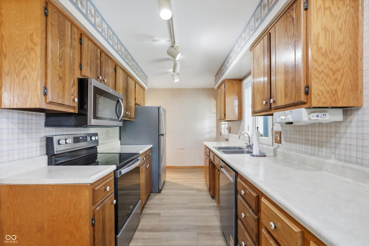 Listing Image 16