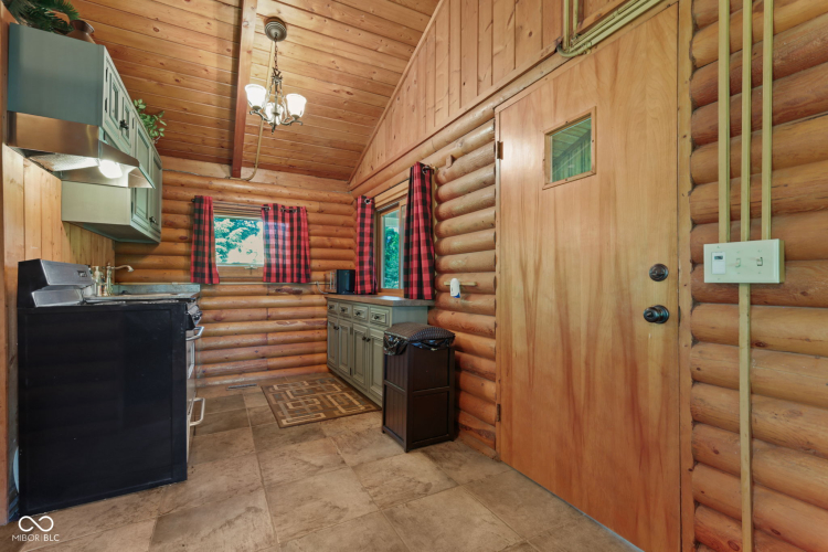 Listing Image 106
