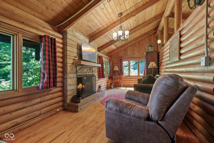 Listing Image 107