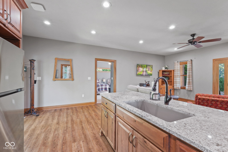 Listing Image 65