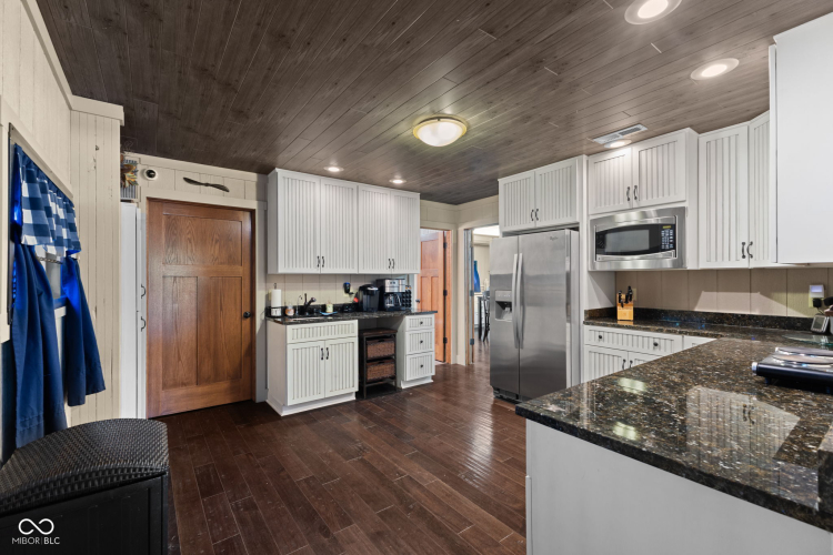 Listing Image 80