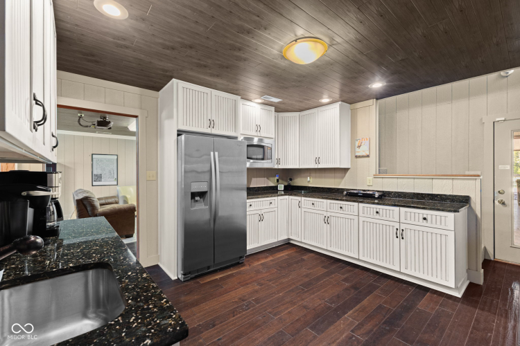 Listing Image 81