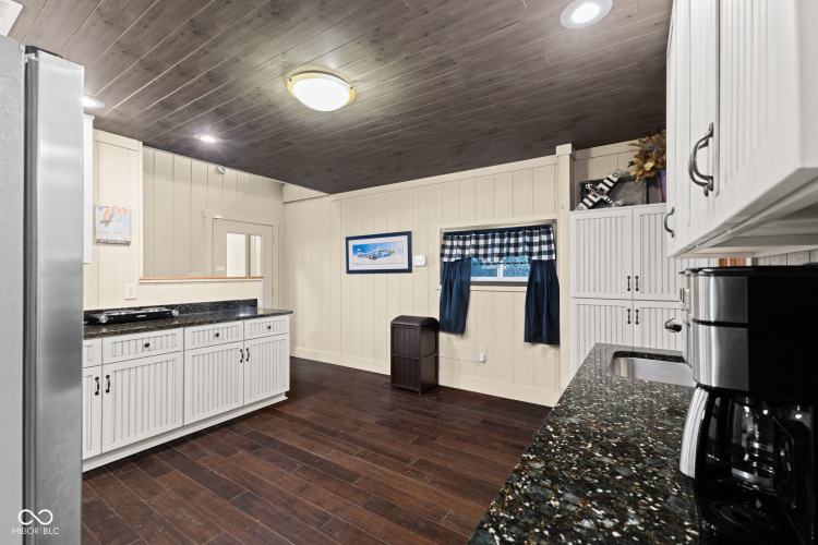 Listing Image 82