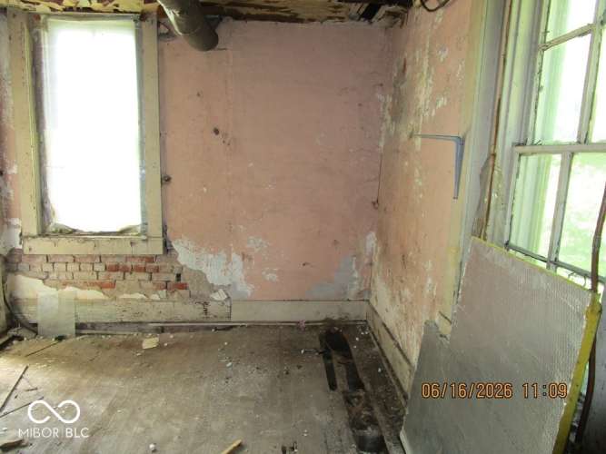 Listing Image 17
