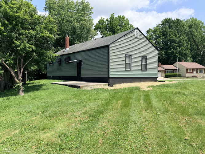 Listing Image 4