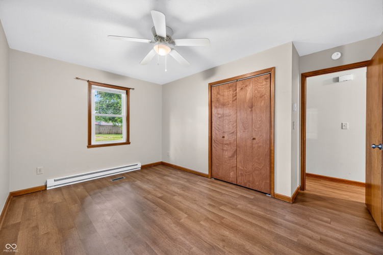 Listing Image 17