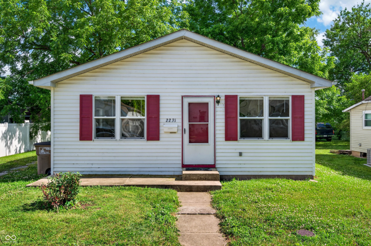 Listing Image 4
