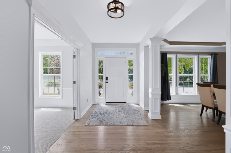 Listing Image 4
