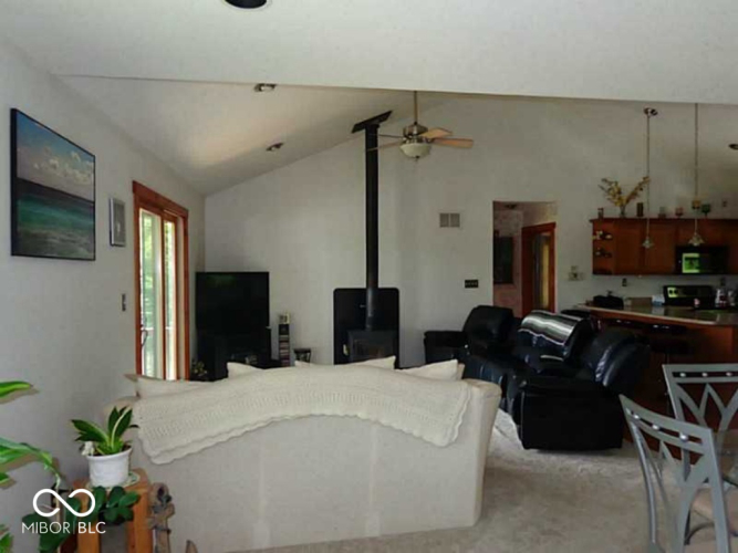 Listing Image 44