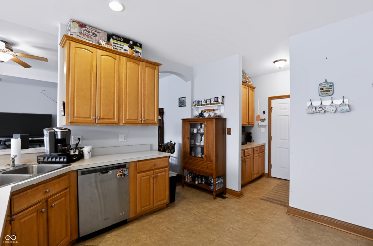Listing Image 17