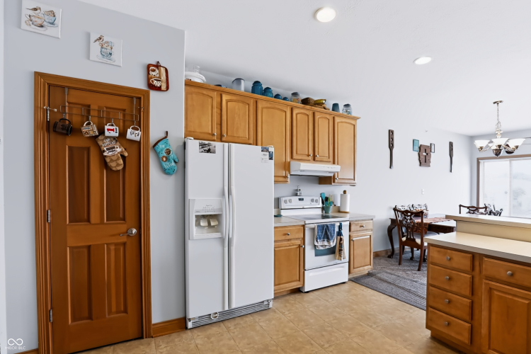 Listing Image 19