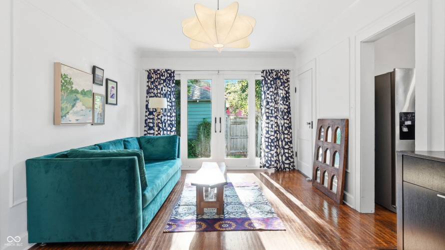 Listing Image 11