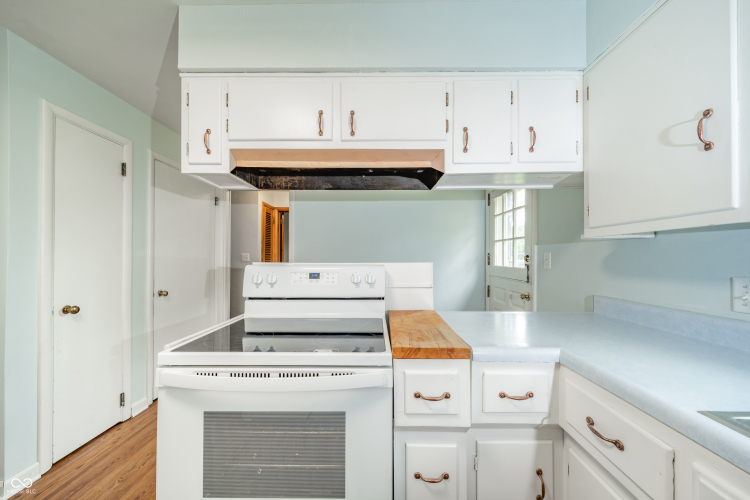 Listing Image 16