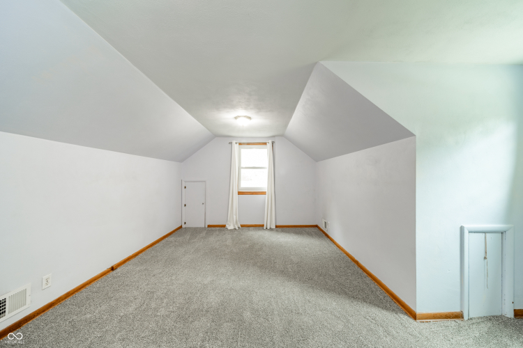 Listing Image 24
