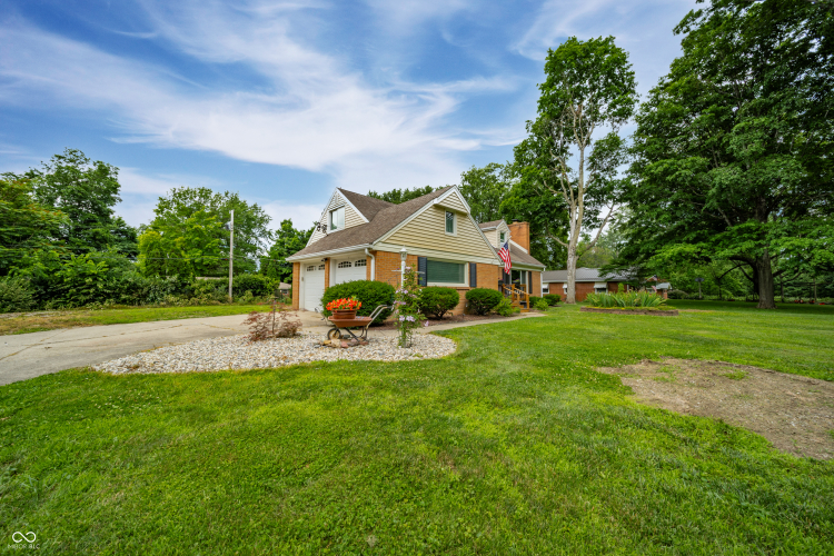 Listing Image 4
