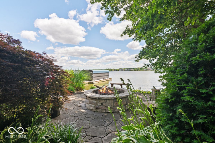 Listing Image 106
