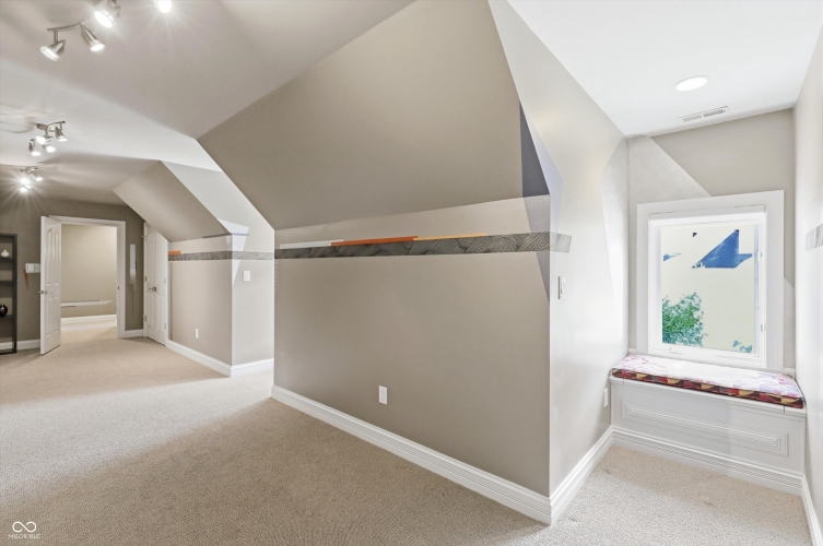 Listing Image 73