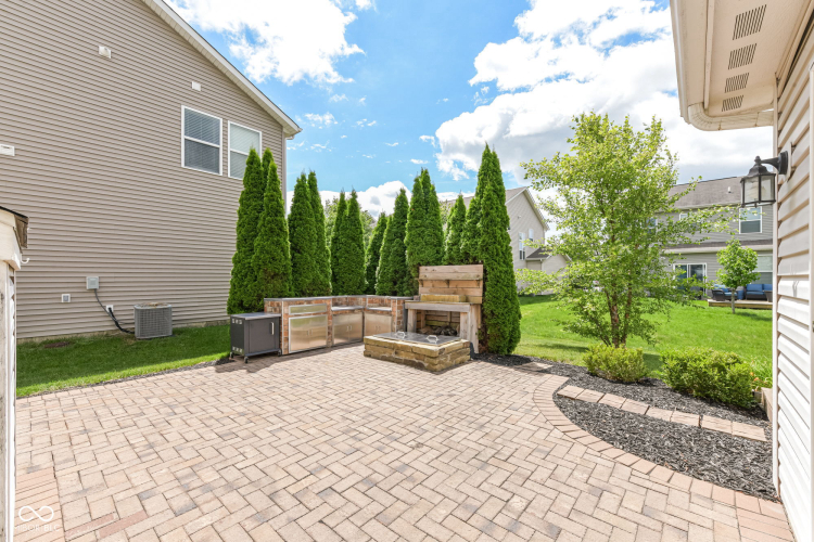 Listing Image 53