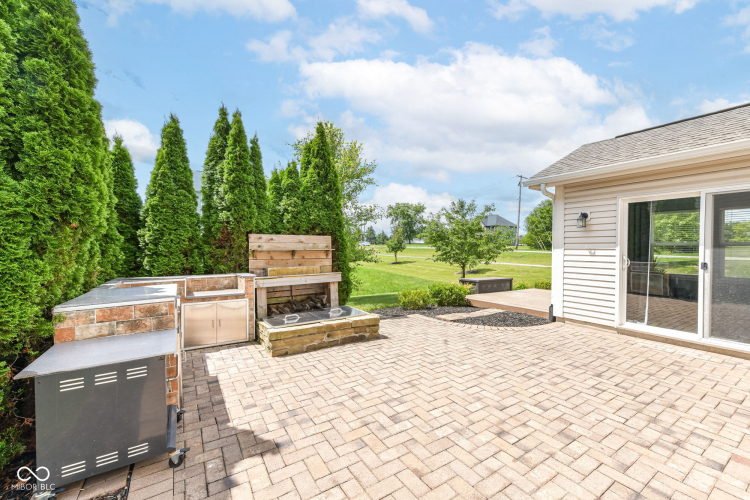 Listing Image 54