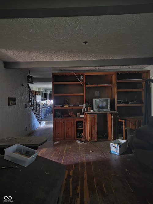Listing Image 17