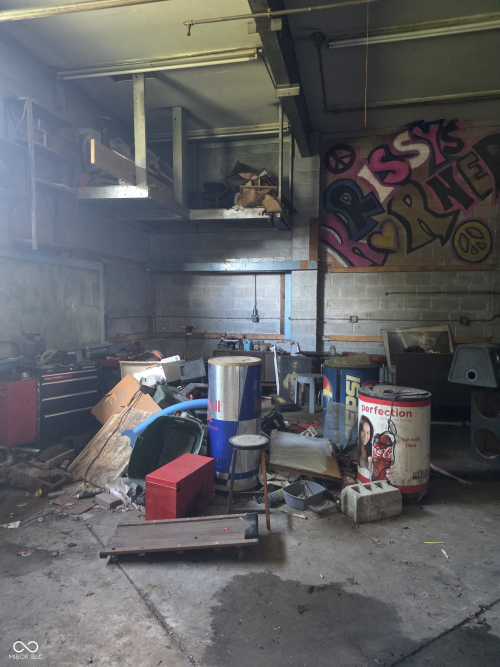 Listing Image 6