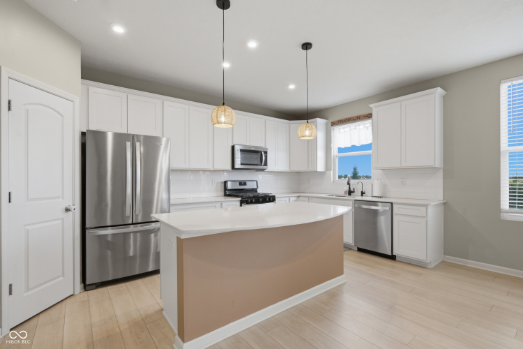 Listing Image 15