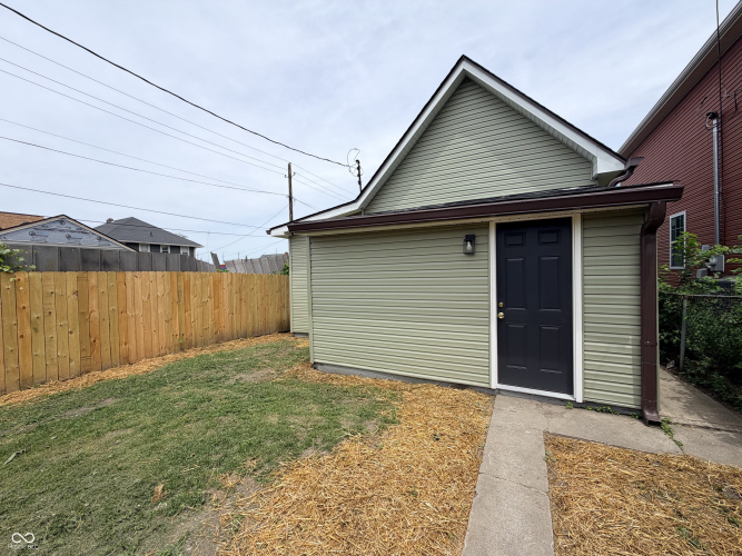 Listing Image 18