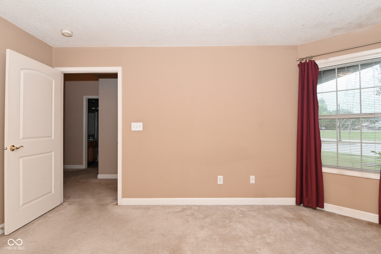 Listing Image 38