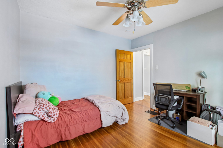 Listing Image 18