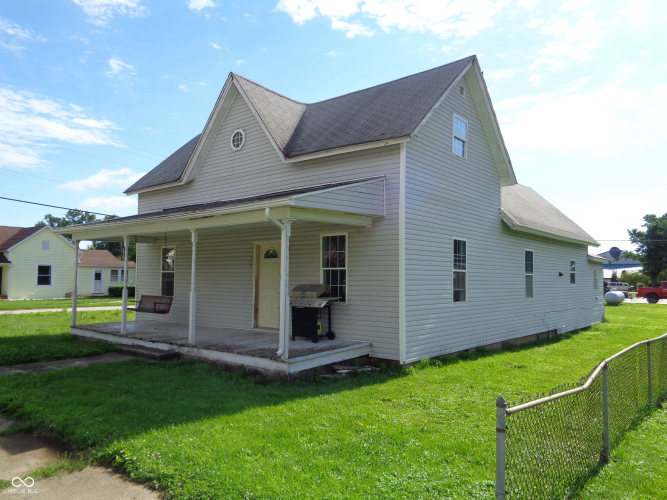 Listing Image 3