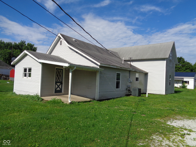 Listing Image 4