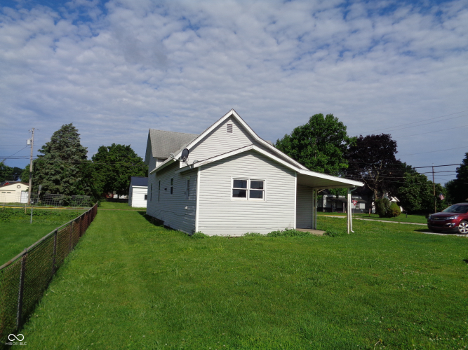 Listing Image 6