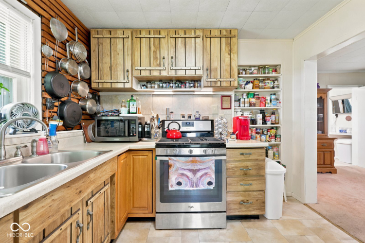 Listing Image 12
