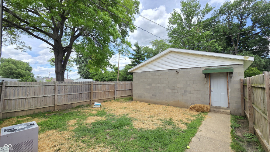 Listing Image 16