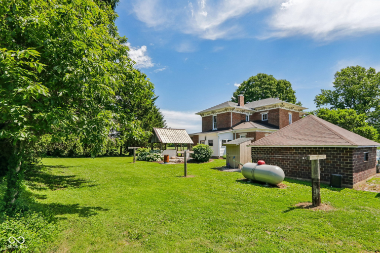 Listing Image 12