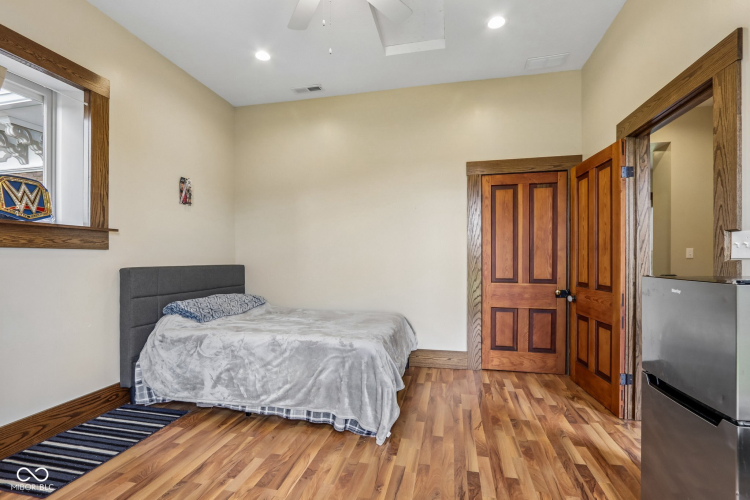 Listing Image 56