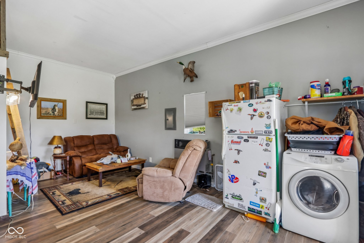 Listing Image 64
