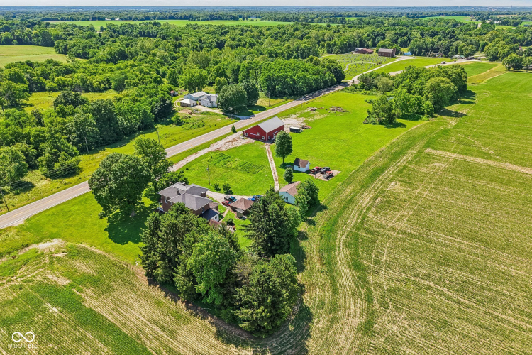 Listing Image 79