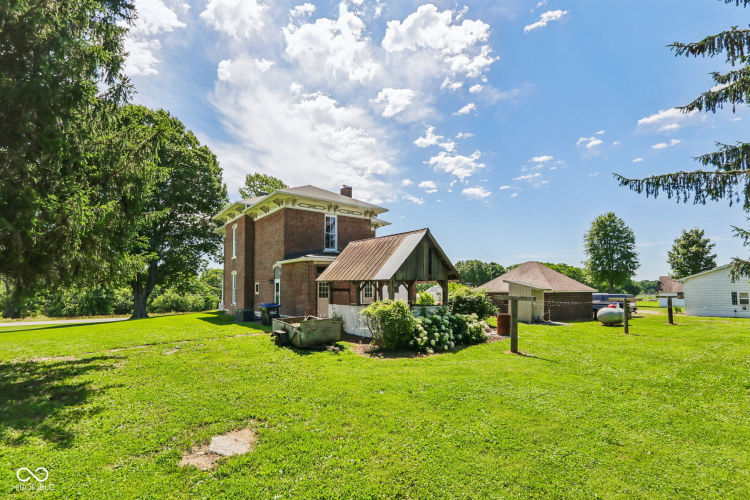 Listing Image 10
