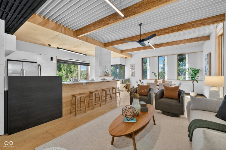 Listing Image 10
