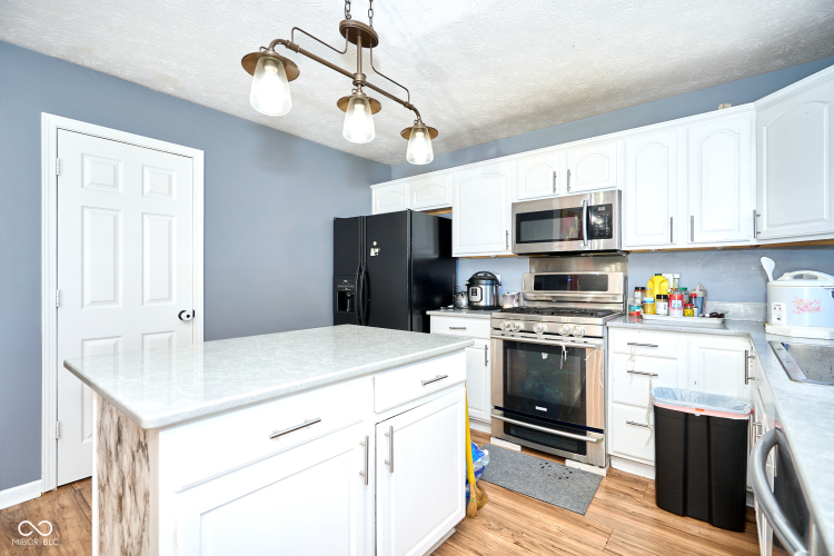 Listing Image 15