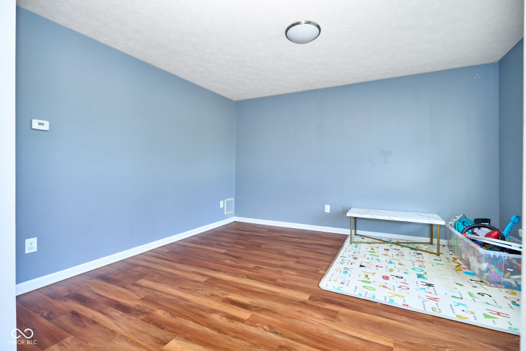 Listing Image 27