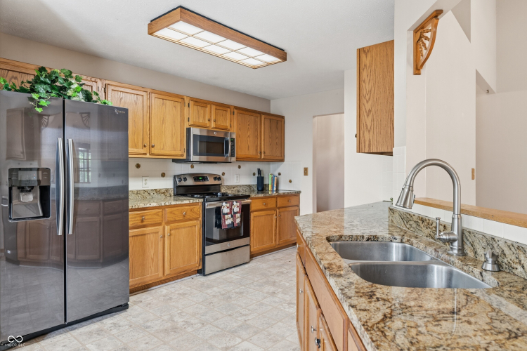 Listing Image 12